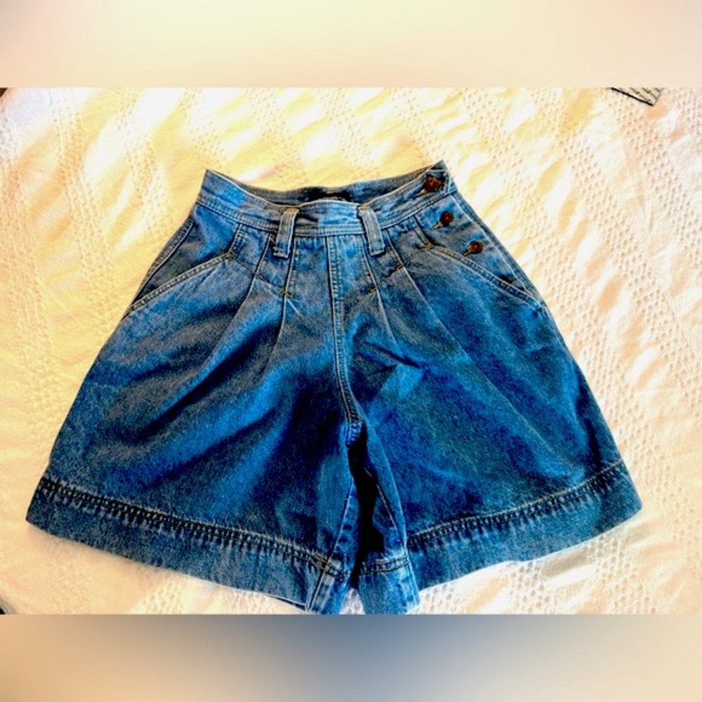 LizWear Liz Claiborne Vintage High Waistef Shorts size 6